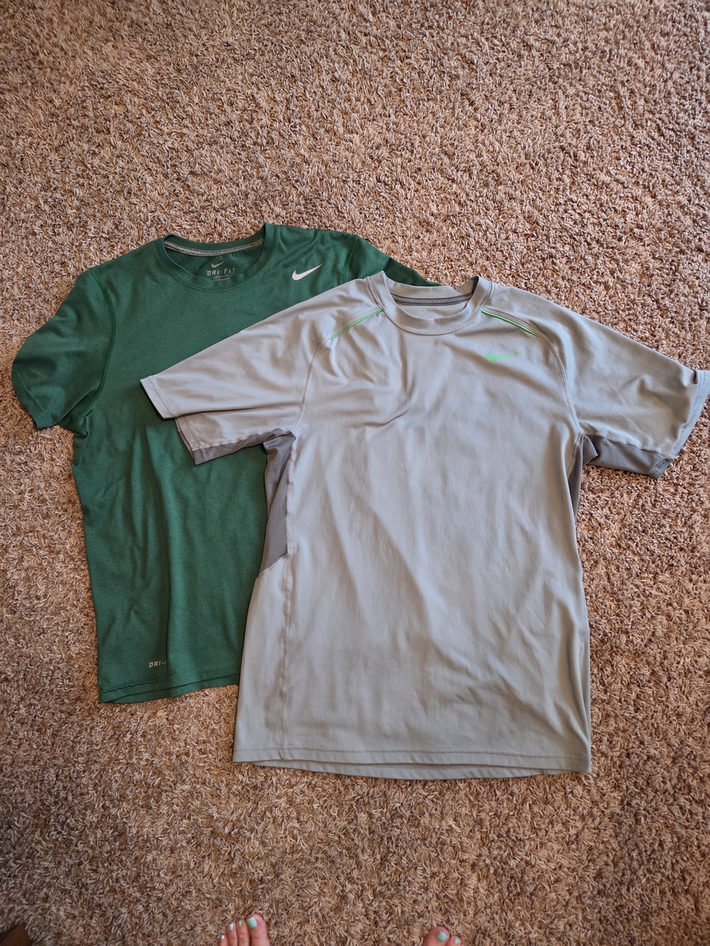 Nike Men’s Short Sleeve Athletic Tees - Green & Light Gray